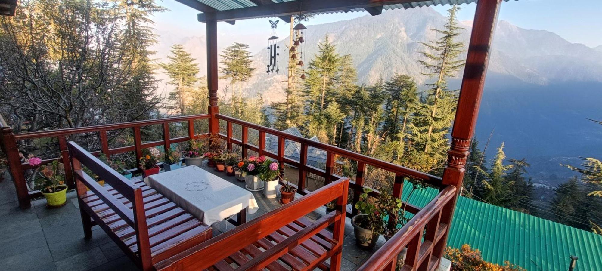 Ishan Log Huts-A Boutique Home Stay Banjar Екстер'єр фото